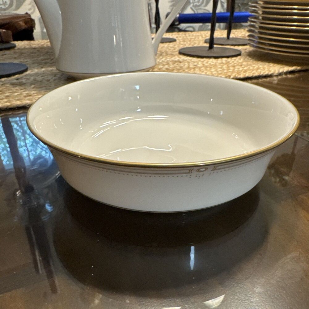One Noritake Satin Gown Fine China Round soup Bowl White Glossy 7730 Japan